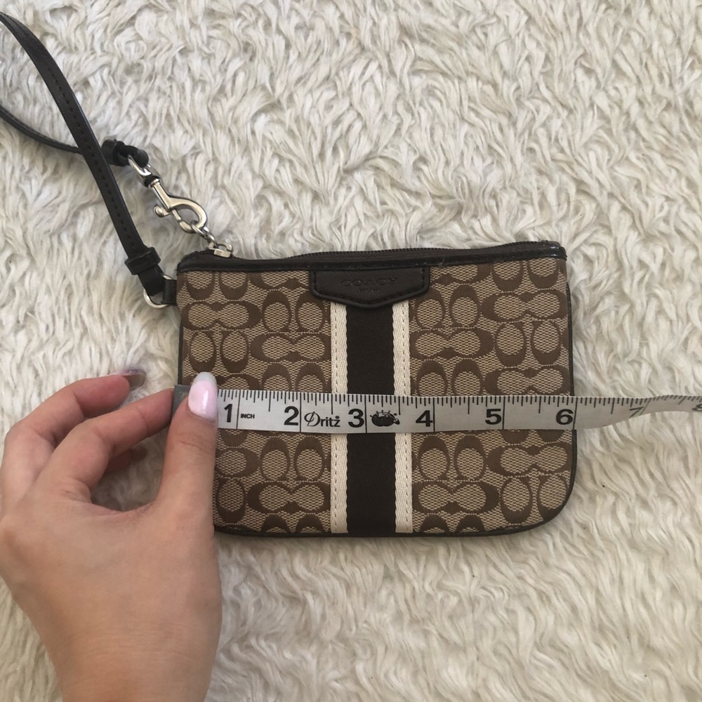 Coach wristlet - Picture 5 of 6